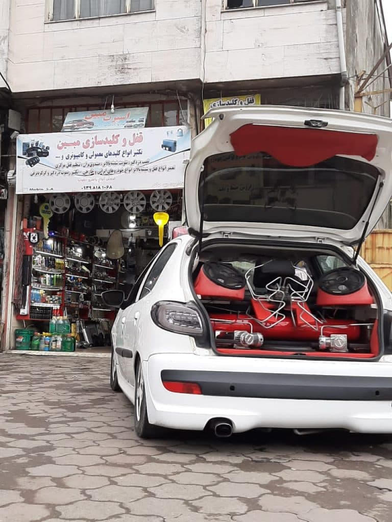 فروشگاه لوازم اسپرت خودرو مبین در رشت