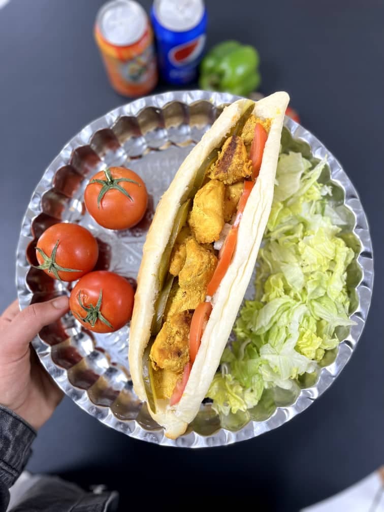 ساندویچی بهارنارنج در یزد