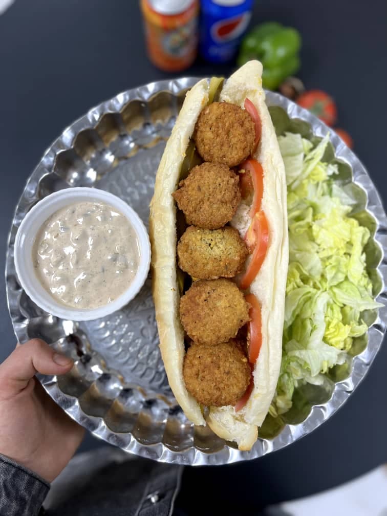 ساندویچی بهارنارنج در یزد