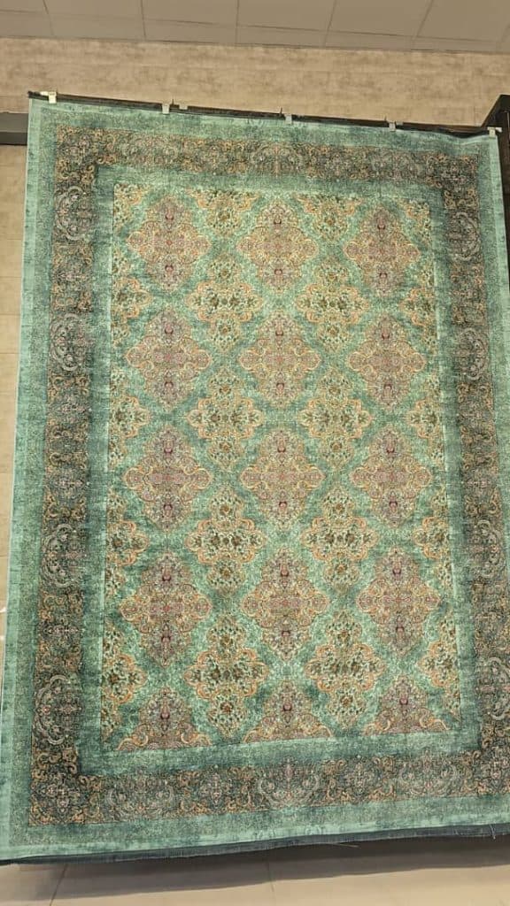 انبار مرکزی پخش فرش کاشان نوین در رشت