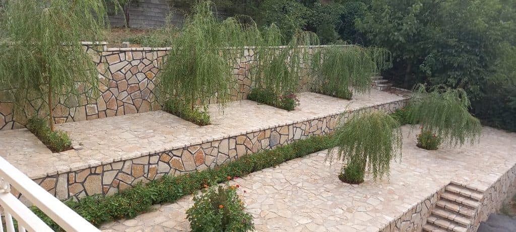 مجتمع اقامتی گردشگری گل لاله در پاوه