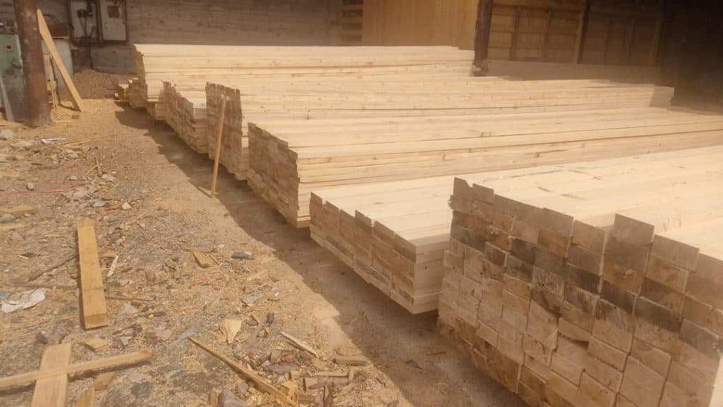 پخش عمده تخته و چوب روسی حجت آوانسری در ارومیه