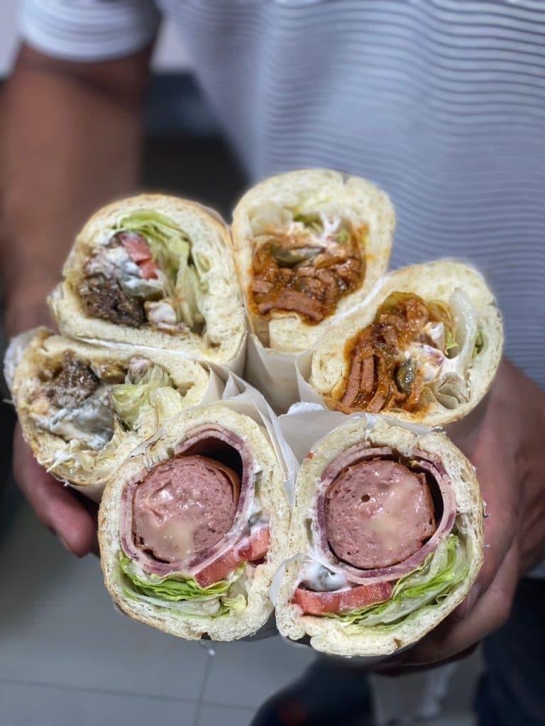 ساندویچی ادوو در میدان عطار کرج