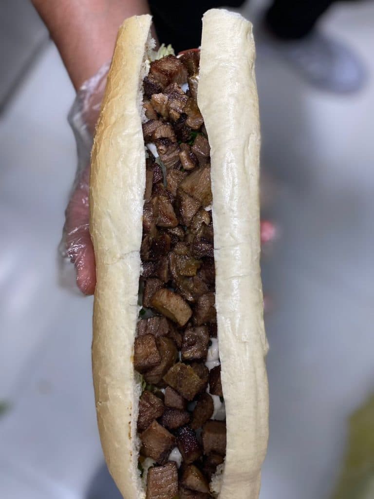 ساندویچی ادوو در میدان عطار کرج