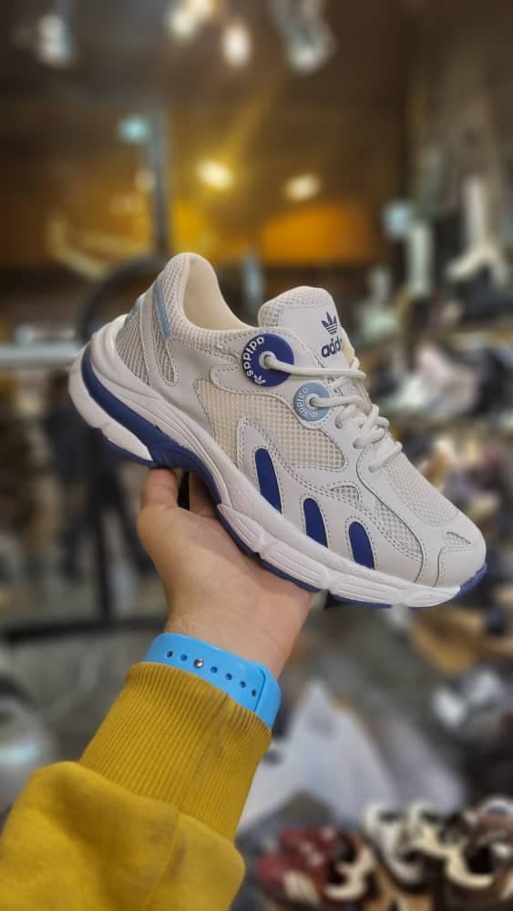 فروش عمده و تک کفش و کتونی شیدایی در باغ سپهسالار تهران