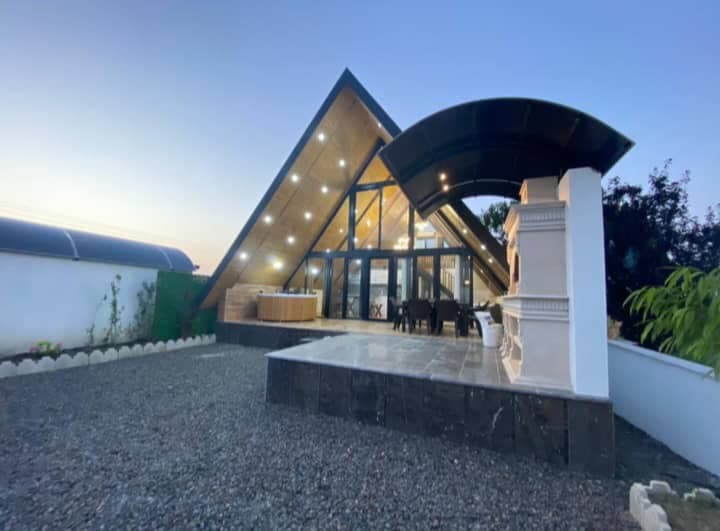 ساخت ویلای سوئیسی و کلبه چوبی مدرن سازه در محمودآباد