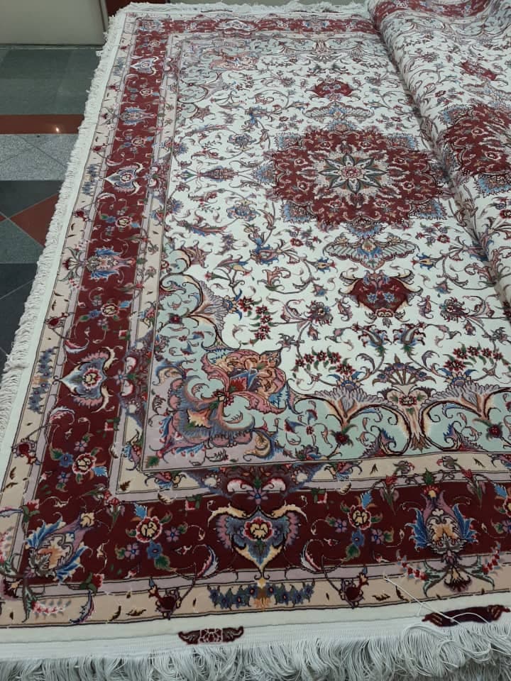 تولیدی فرش دستباف ملک زاده در تبریز