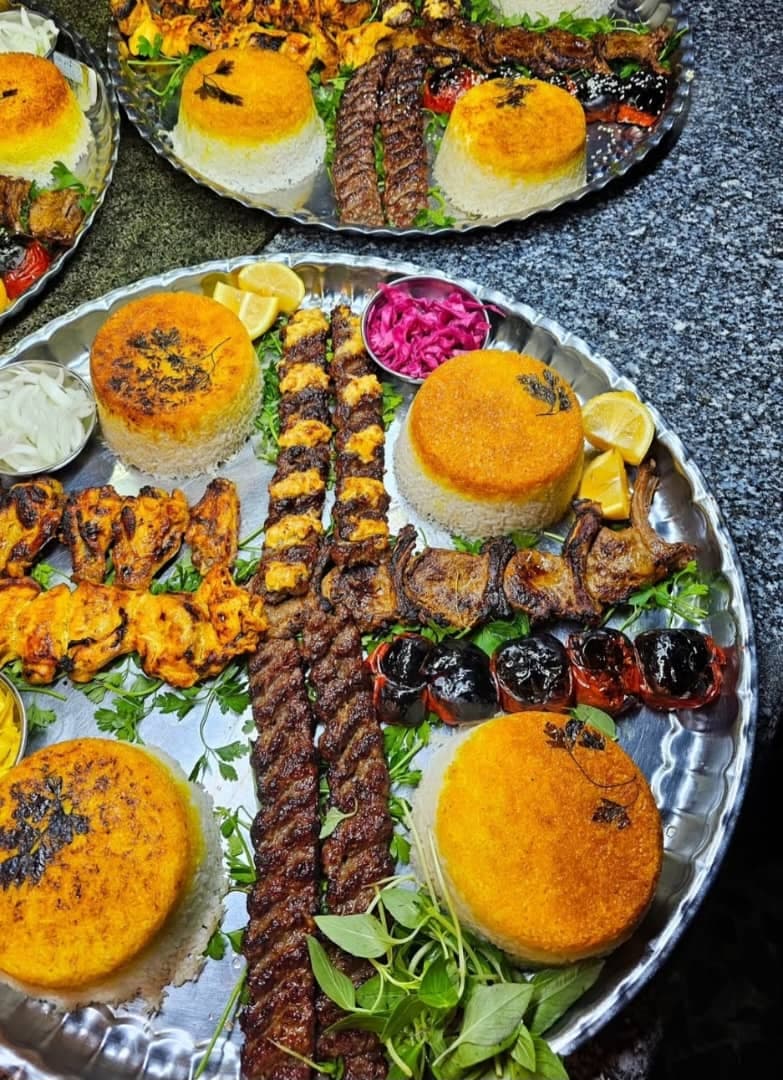 رستوران بیرون بر آرامش در جاده تربت حیدریه به گناباد