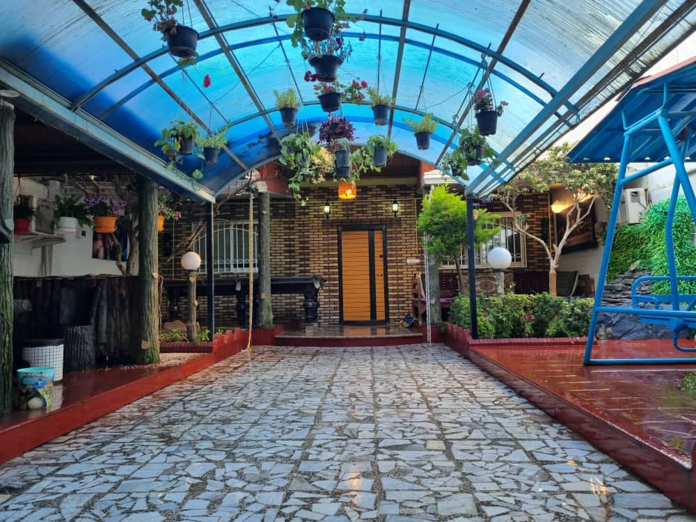 اجاره ویلای ساحلی دوخوابه بمدیریت آقای حسینی در فریدون کنار