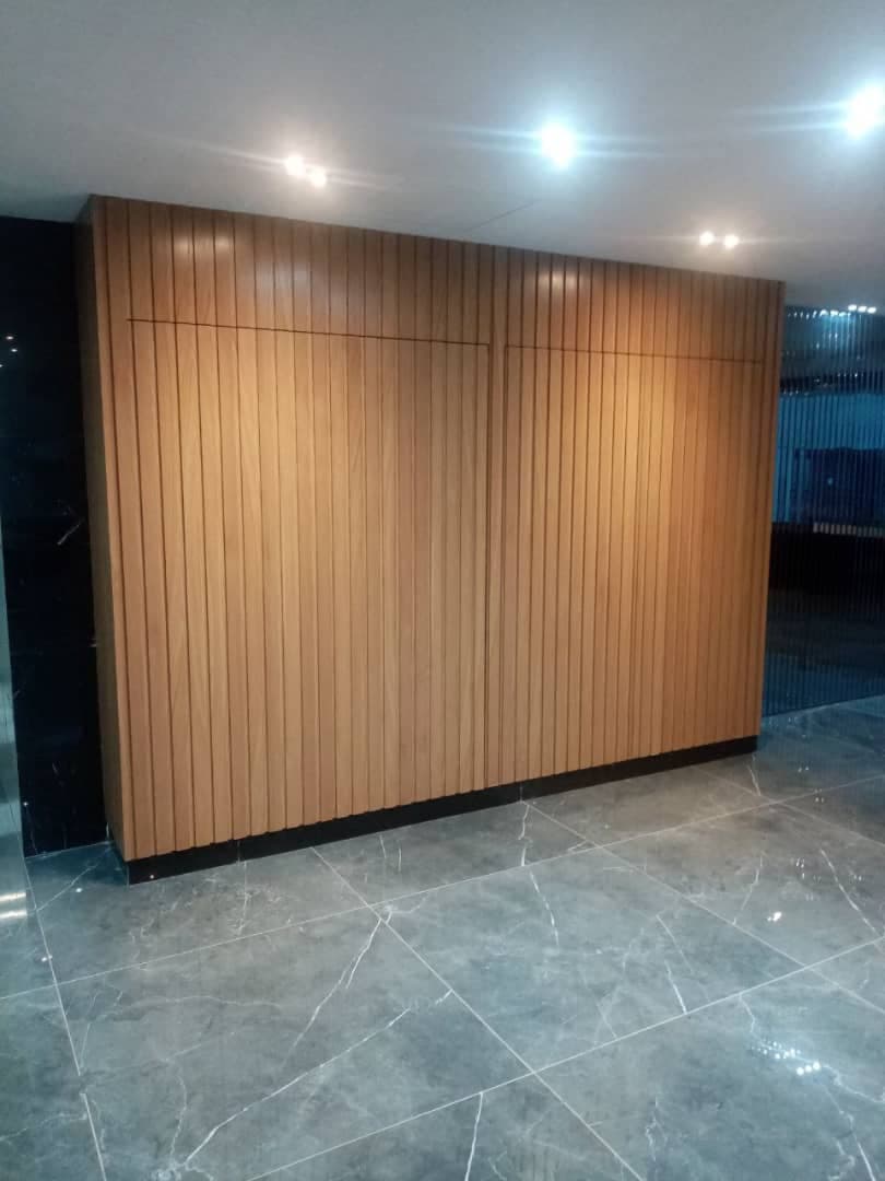 رنگ کاری درب و کابینت شیر گیر در اصفهان