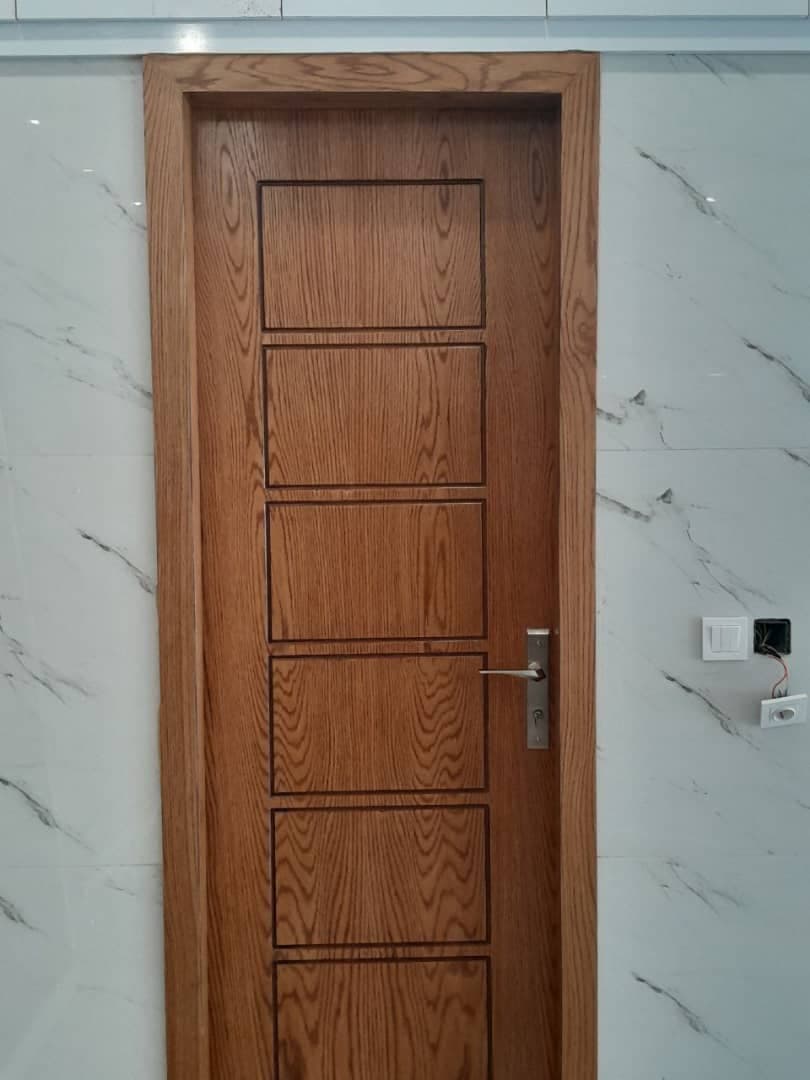 رنگ کاری درب و کابینت شیر گیر در اصفهان