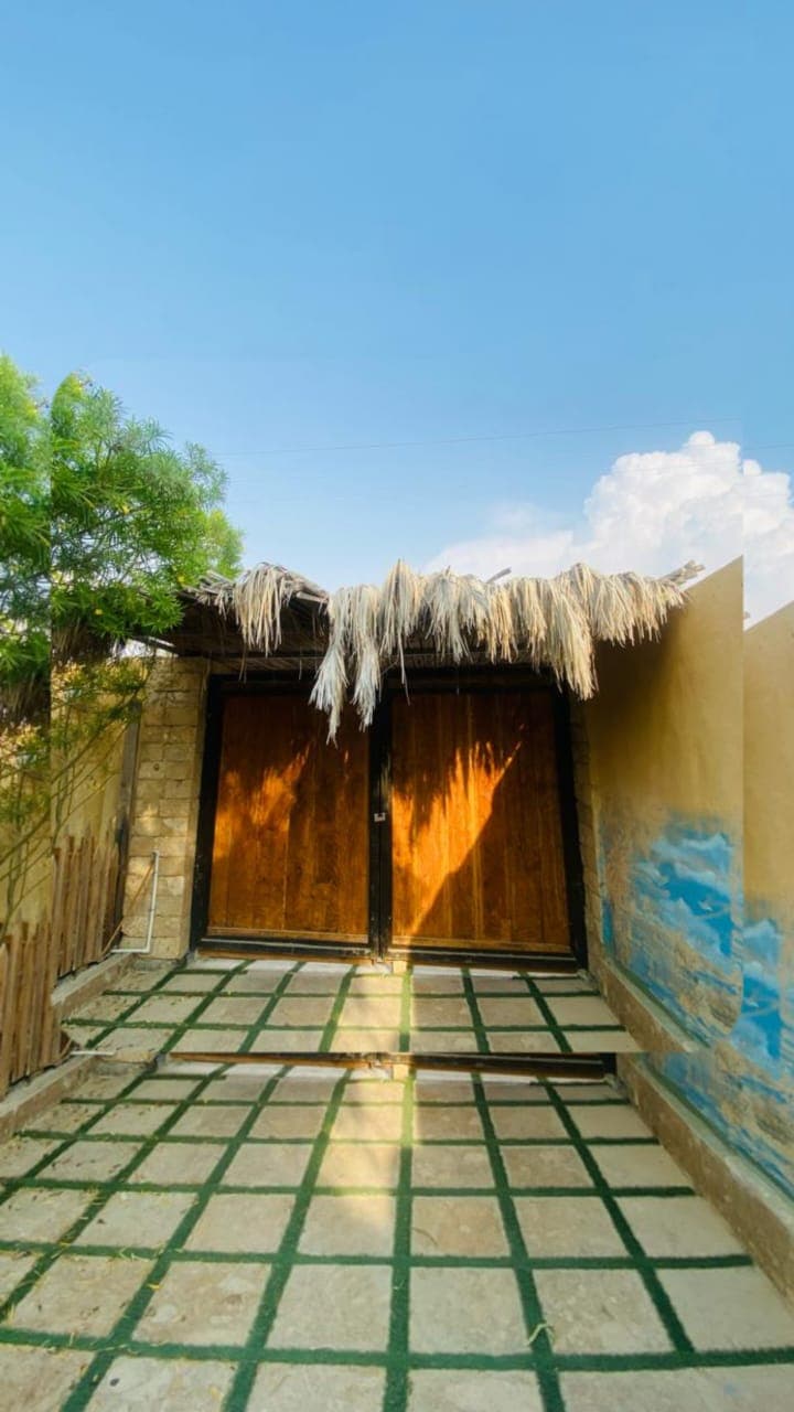 اقامتگاه بومگردی سرای مادربزرگ در بندر دیر