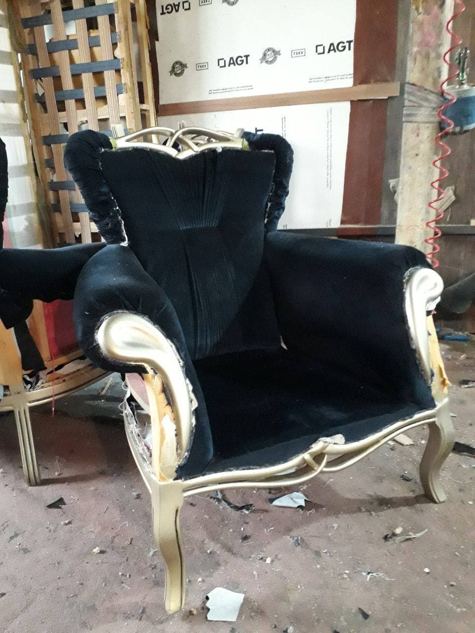 رویه کوبی و تعمیر مبلمان مدرن در سبزوار