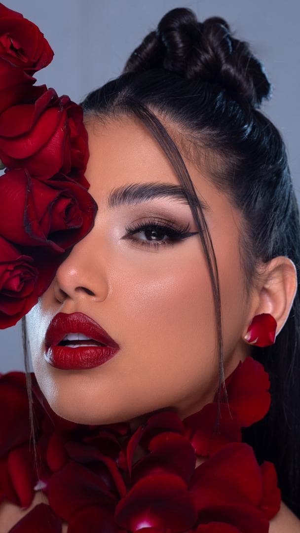 میکاپ تخصصی عروس سالن سمیه زلفی در گلسار رشت