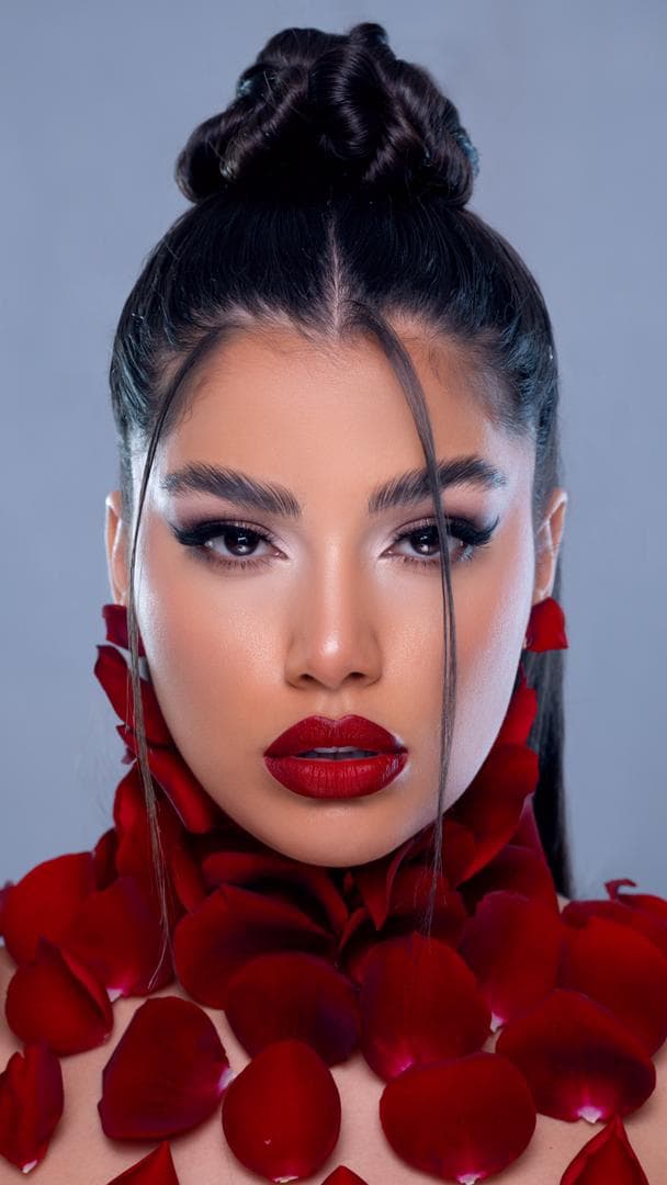 میکاپ تخصصی عروس سالن سمیه زلفی در گلسار رشت