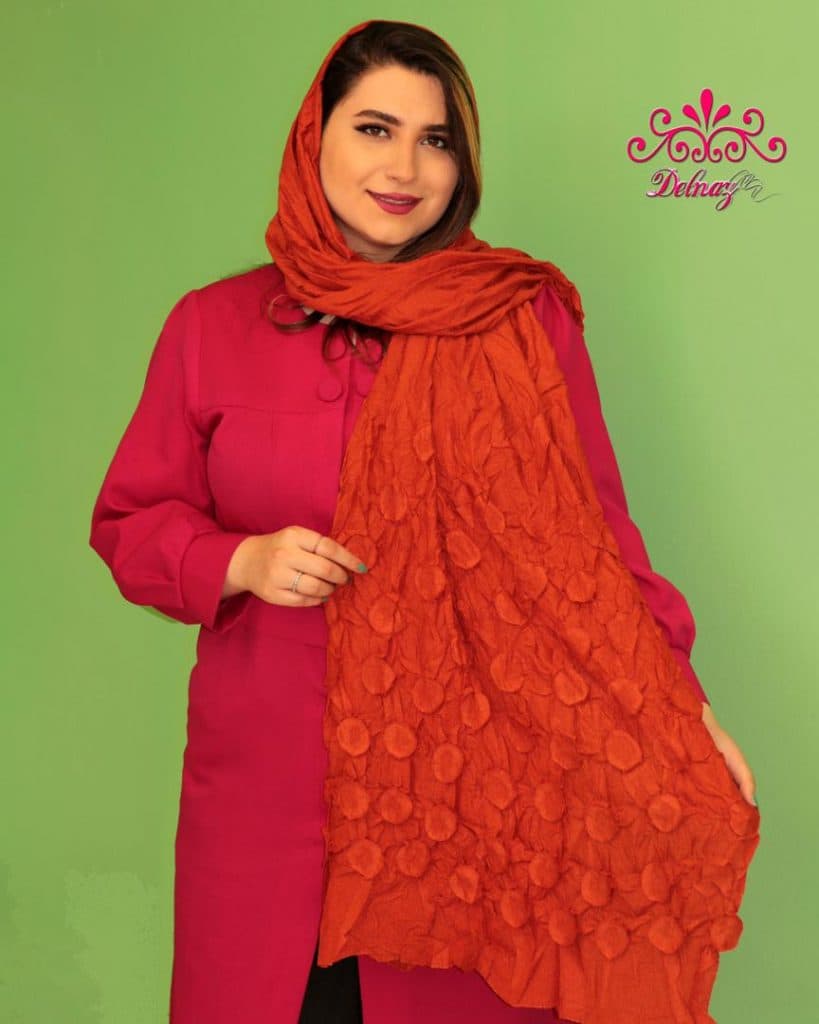 فروشگاه شال و روسری دلناز در رشت