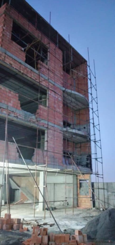 داربست فلزی و کفراژ سالار در آمل مازندران