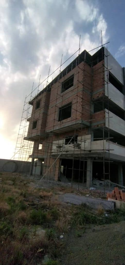 داربست فلزی و کفراژ سالار در آمل مازندران