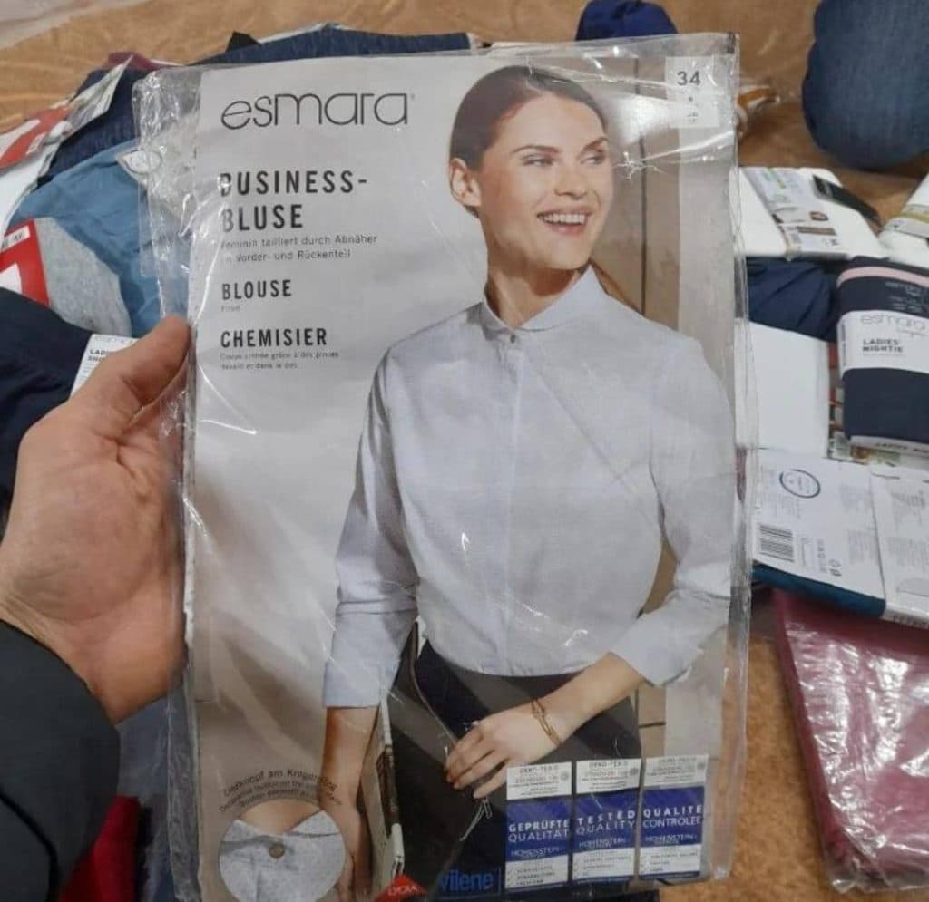 فروشگاه عمده پوشاک عینک بدلیجات اروپایی آقای استوک در مهاباد