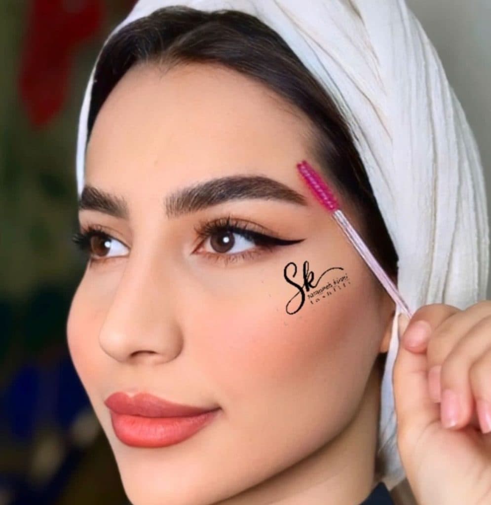 مرکز تخصصی لیفت ابرو و مژه سمانه کیانی در بندرعباس