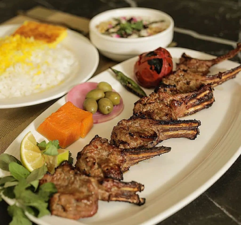 باغ رستوران بهار در خفر شیراز