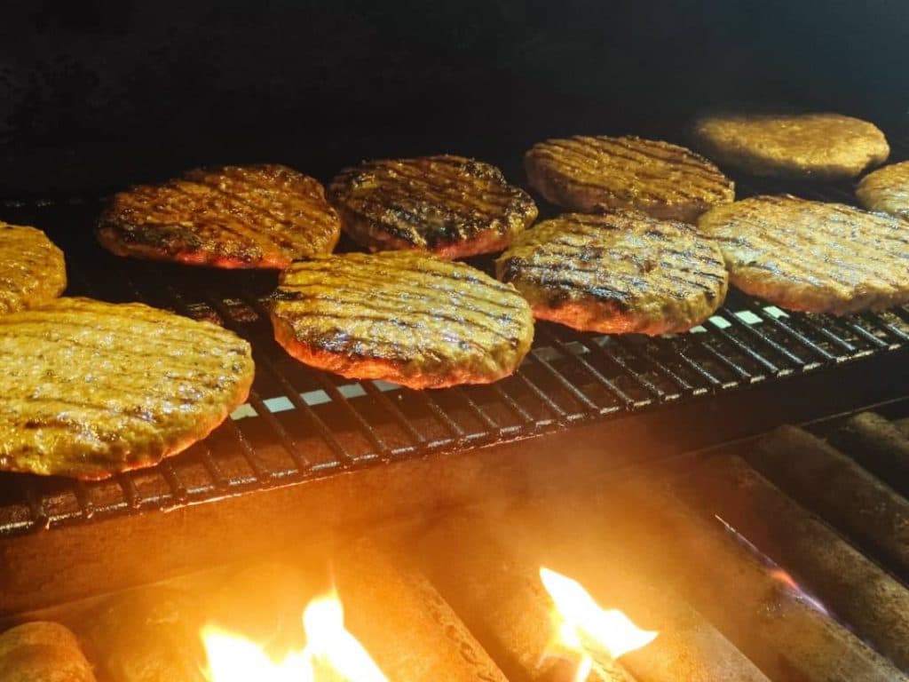 فست فود نوستالویچ ابواحمد در رشت