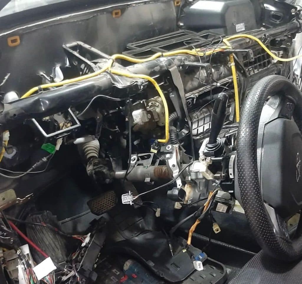 کلینیک تخصصی برق و الکترونیک اتومبیل محمد ثابت در رشت