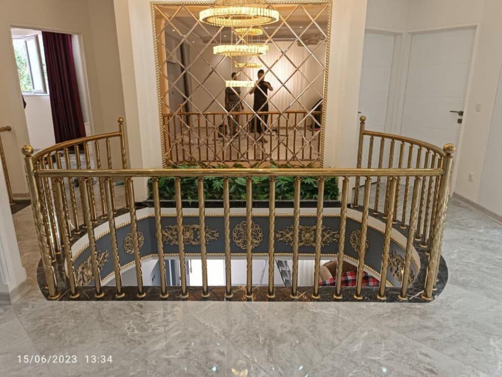 اجرای تخصصی نرده شیشه ای آصف در تبریز