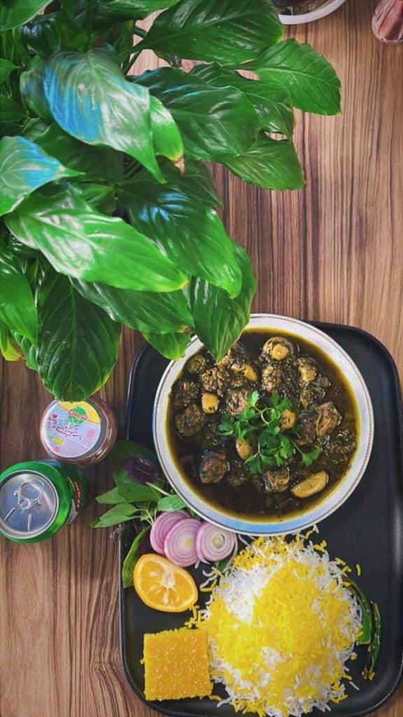 رستوران سیمرغ طلایی در همدان