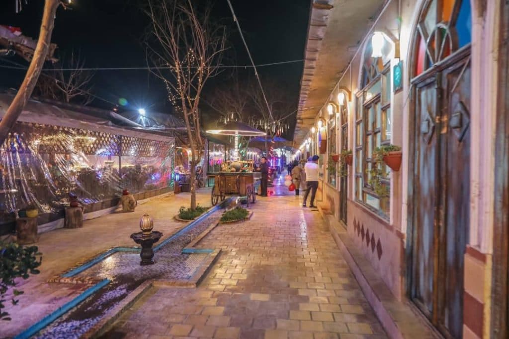 مجموعه عمارت غذایی و گردشگری ریخته گرزاده در مشهد