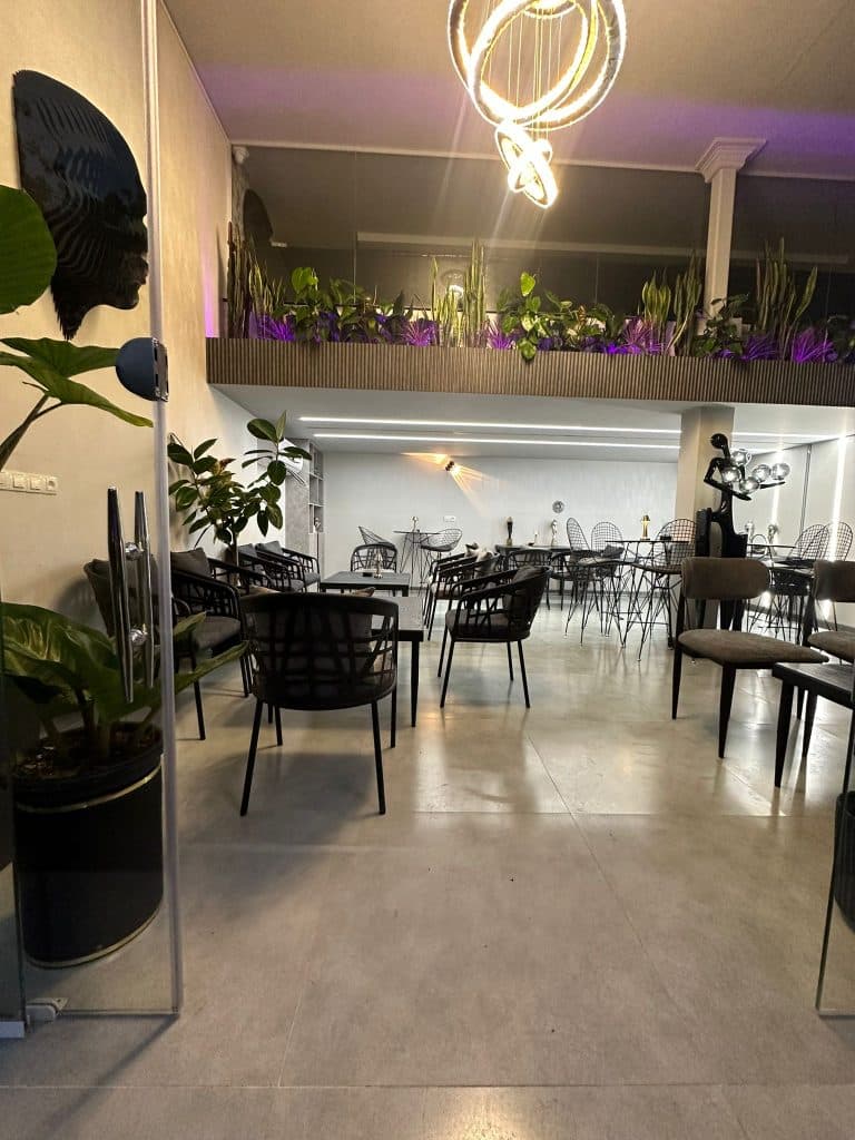 کافی شاپ 369 در شیراز