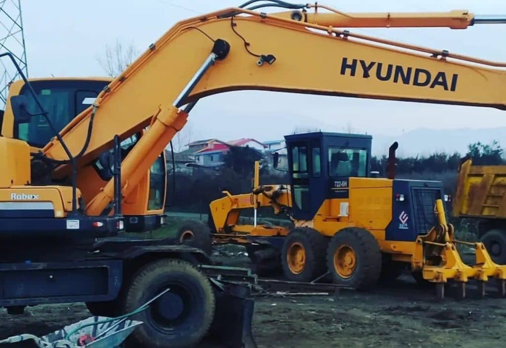 تعمیرات ماشین آلات راهسازی ایزی در مشهد