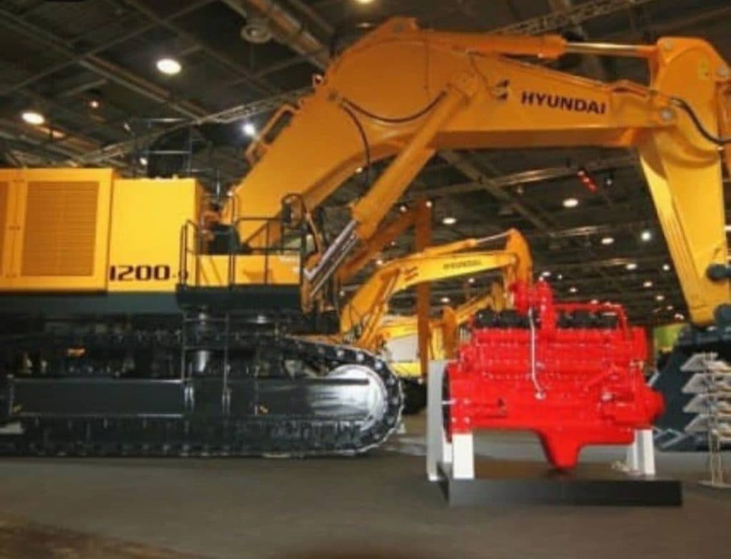 تعمیرات ماشین آلات راهسازی ایزی در مشهد