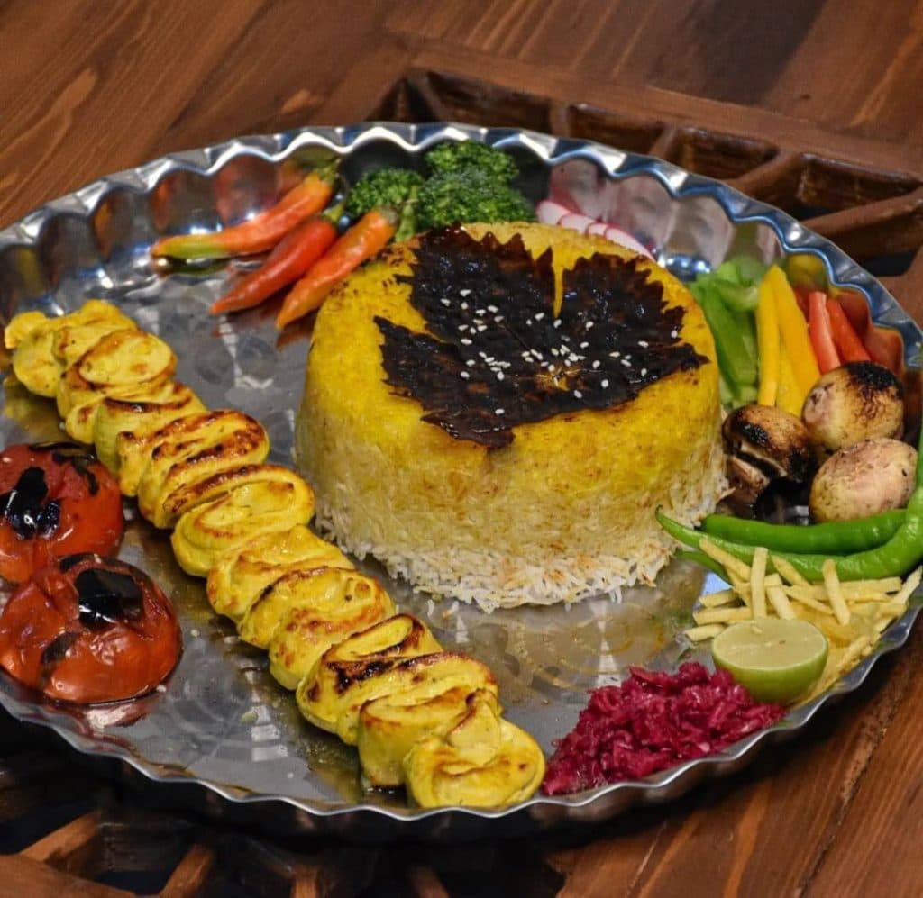 رستوران آوازه در رباط کریم