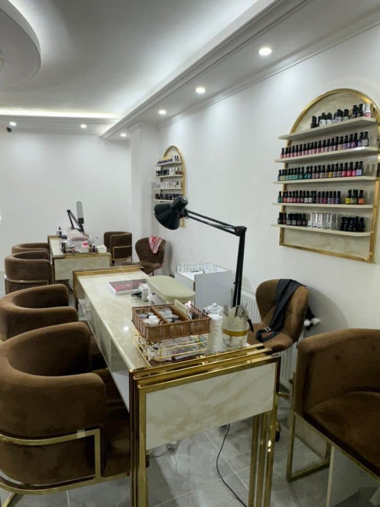 سالن زیبایی پریچهر در باغستان شهریار