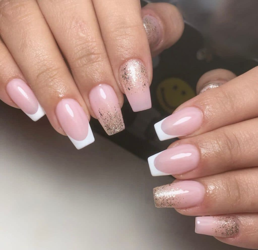 آموزش تخصصی کاشت ناخن اکرلیک و ژل زهرا ربیعی در رفسنجان