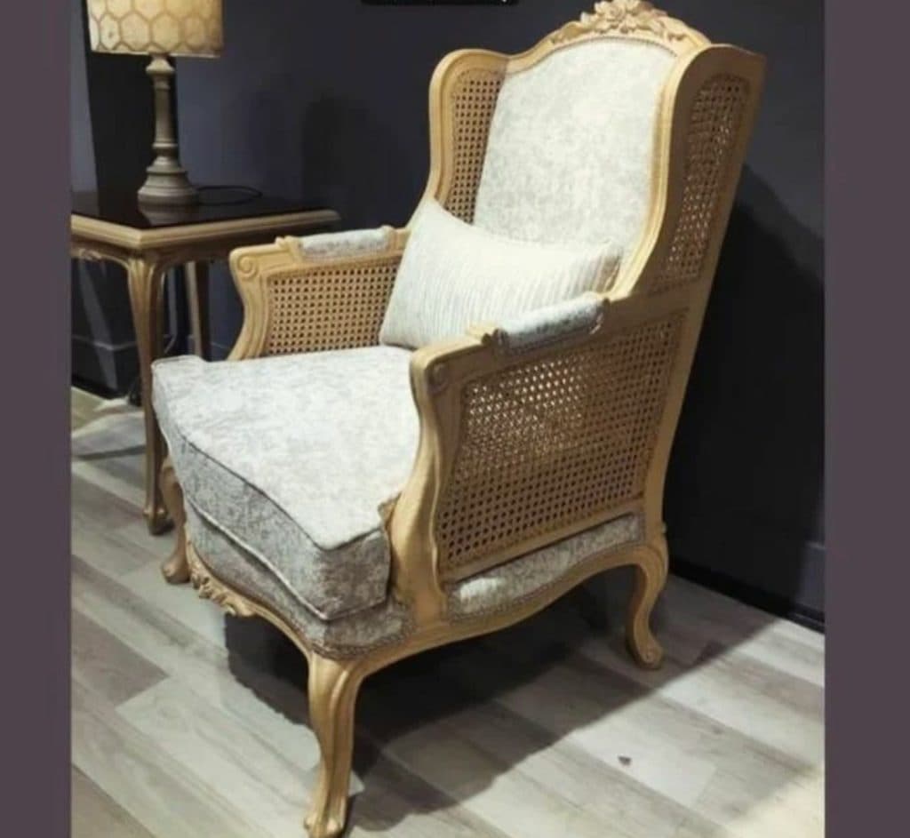 گالری مبلمان الیاس در جاده جاجرود به تهران