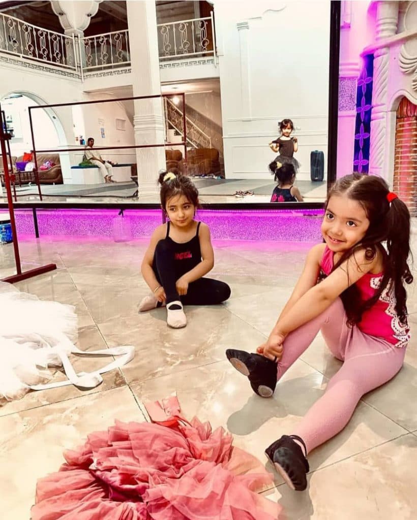 آموزشگاه هنری کودک مونیا در زاهدان