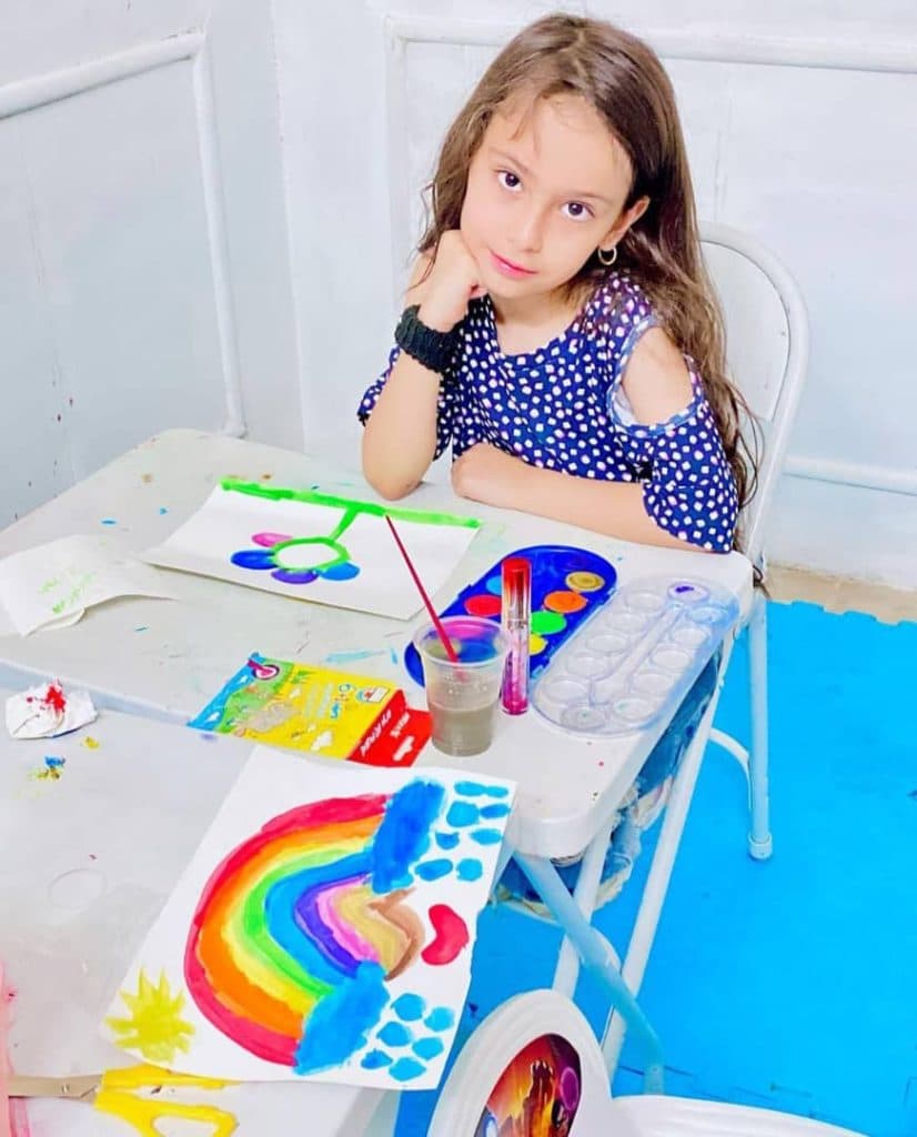 آموزشگاه هنری کودک مونیا در زاهدان