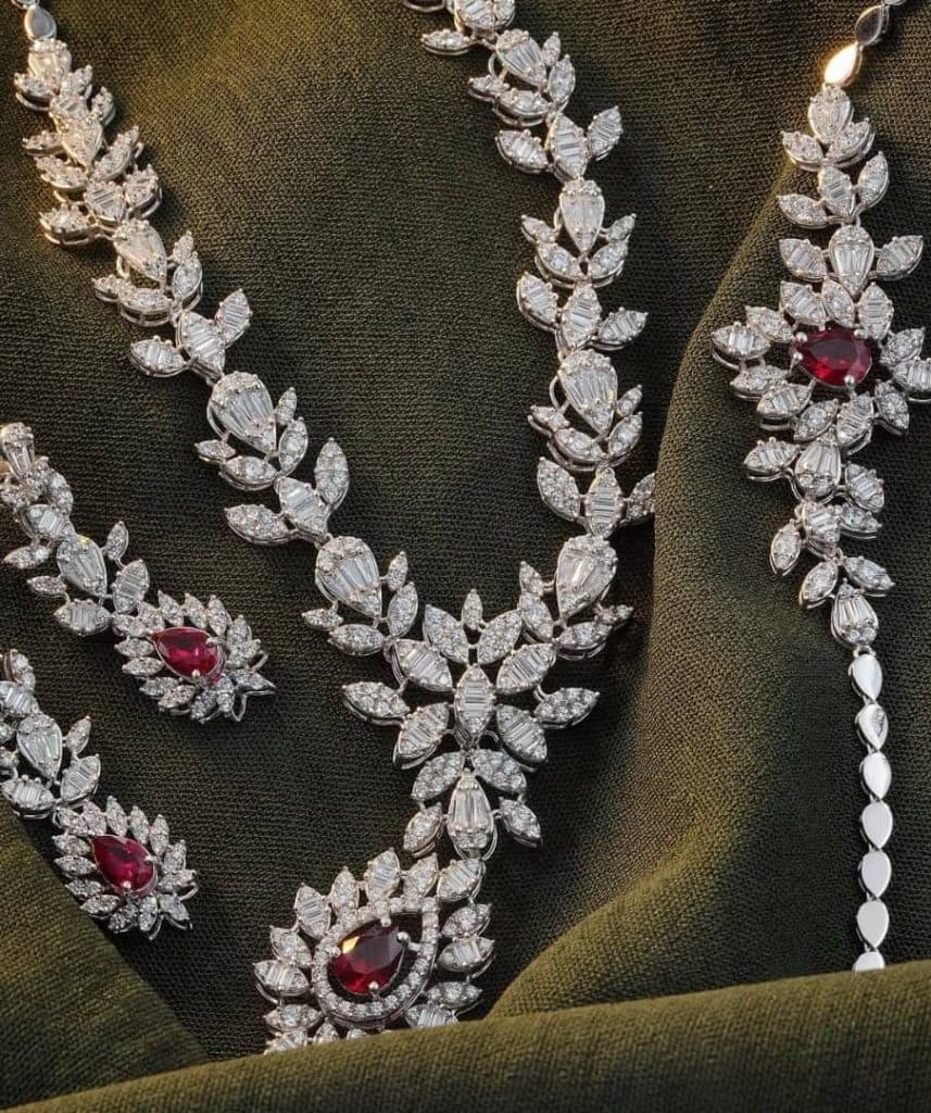 گالری طلا جواهر آب شده و کم اجرت برادران غفاری در آستانه اشرفیه