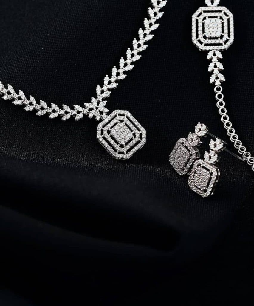 گالری طلا جواهر آب شده و کم اجرت برادران غفاری در آستانه اشرفیه