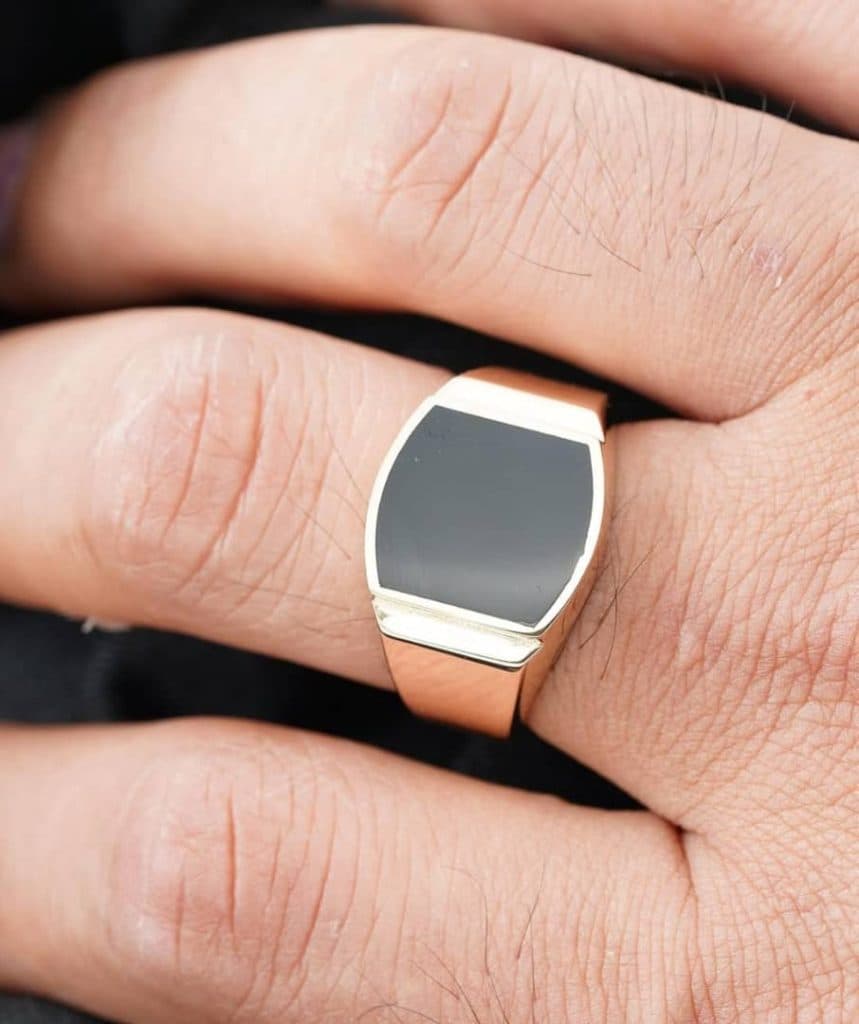 گالری طلا جواهر آب شده و کم اجرت برادران غفاری در آستانه اشرفیه