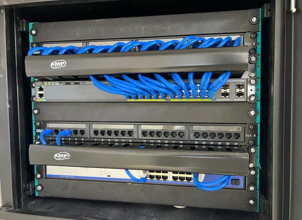 فروش و اجرا دوربین مداربسته ایمن حفاظ پاسارگاد بیرجند