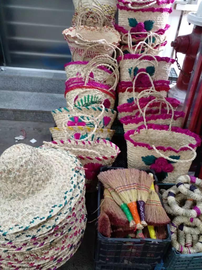 فروشگاه صنایع دستی حصیری شربتی در بازار رشت