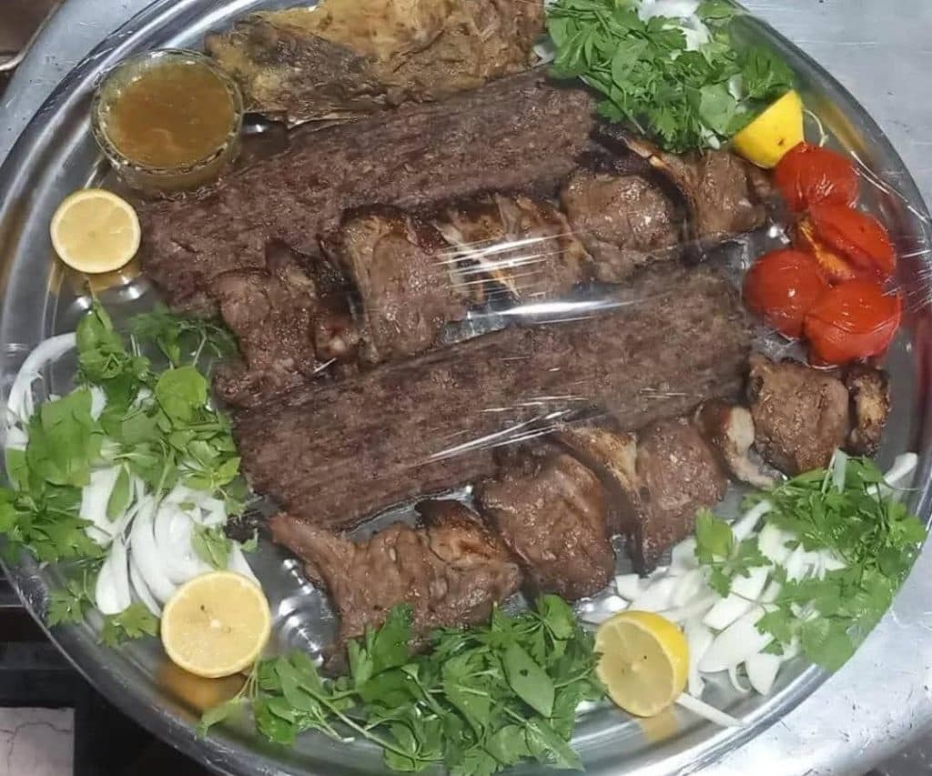 کافه رستوران سنتی گندم در ماهان کرمان