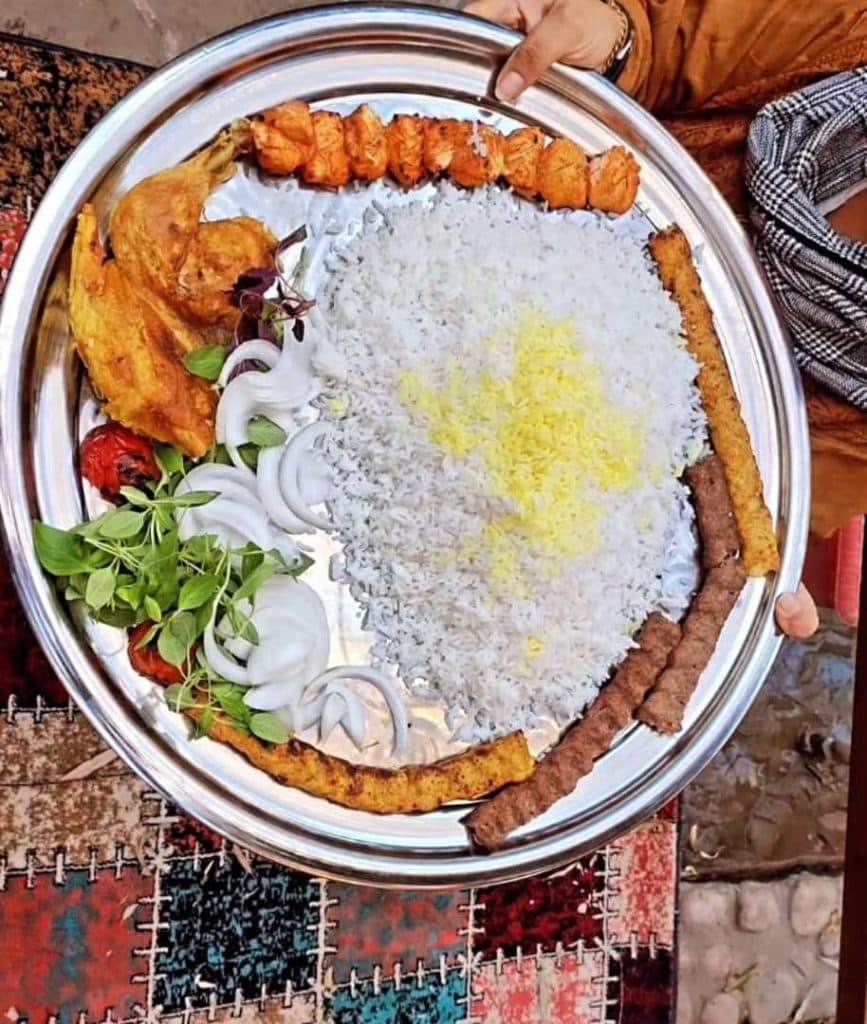 کافه رستوران سنتی گندم در ماهان کرمان