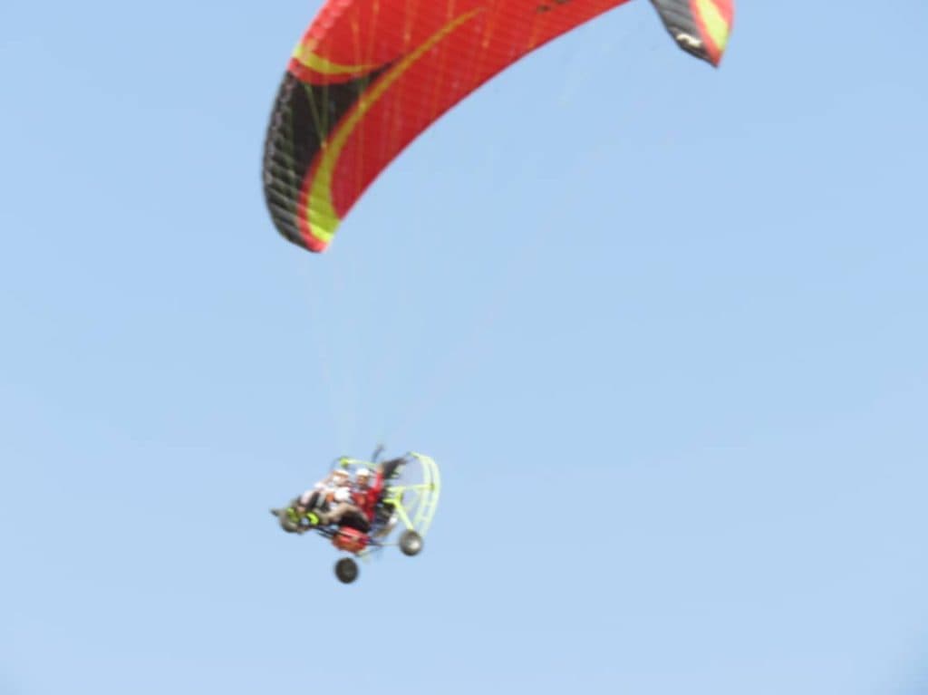 آموزش پرواز با پاراگلایدر شهبال پرواز شریف در اصفهان