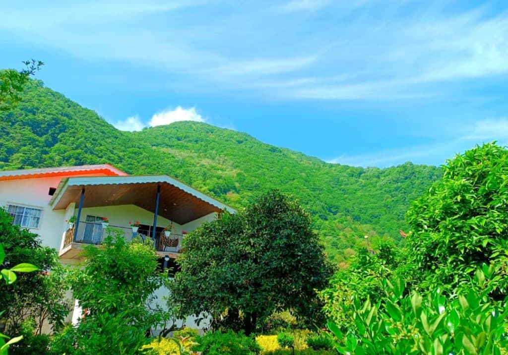 اجاره ویلا دو خوابه جنگلی چشم انداز عشورنژاد در رامسر