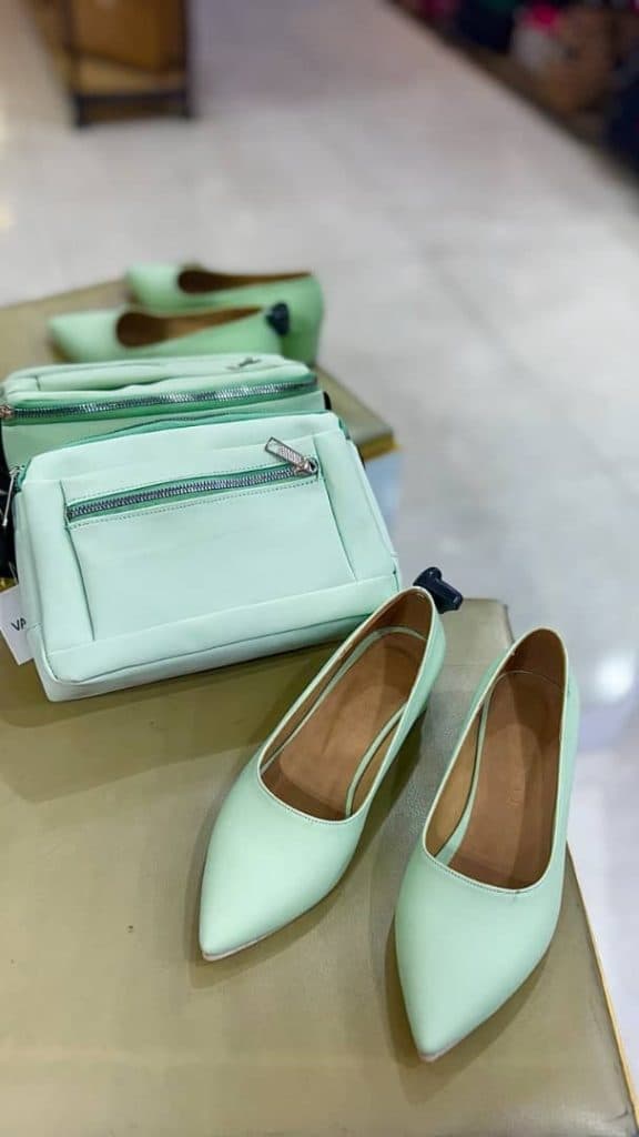 فروشگاه کیف و کفش ودود در اصفهان