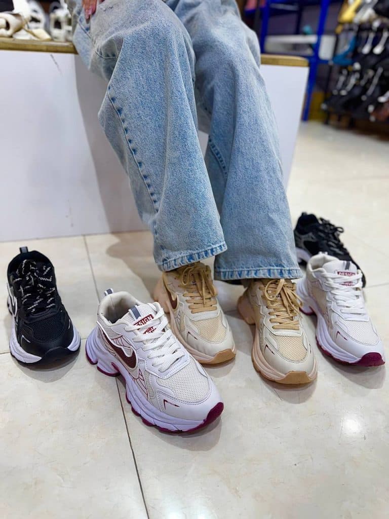 فروشگاه کیف و کفش ودود در اصفهان